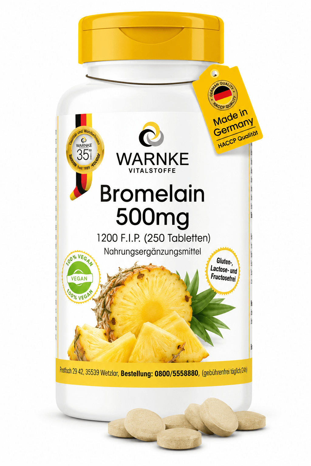 Complément alimentaire Bromélaïne 500 mg en flacon blanc avec bouchon jaune, morceaux d'ananas à côté et comprimés au premier plan.