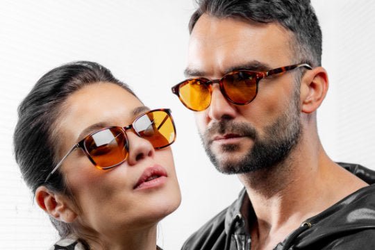 Hyperlight Eyewear® Butterfly、レッド – モデル THE - 0701RD - Uno Vita AS