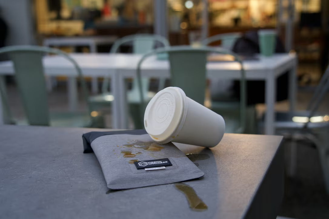 Mission Darkness ™ Dry Shield Faraday wasserdichte Handyhülle