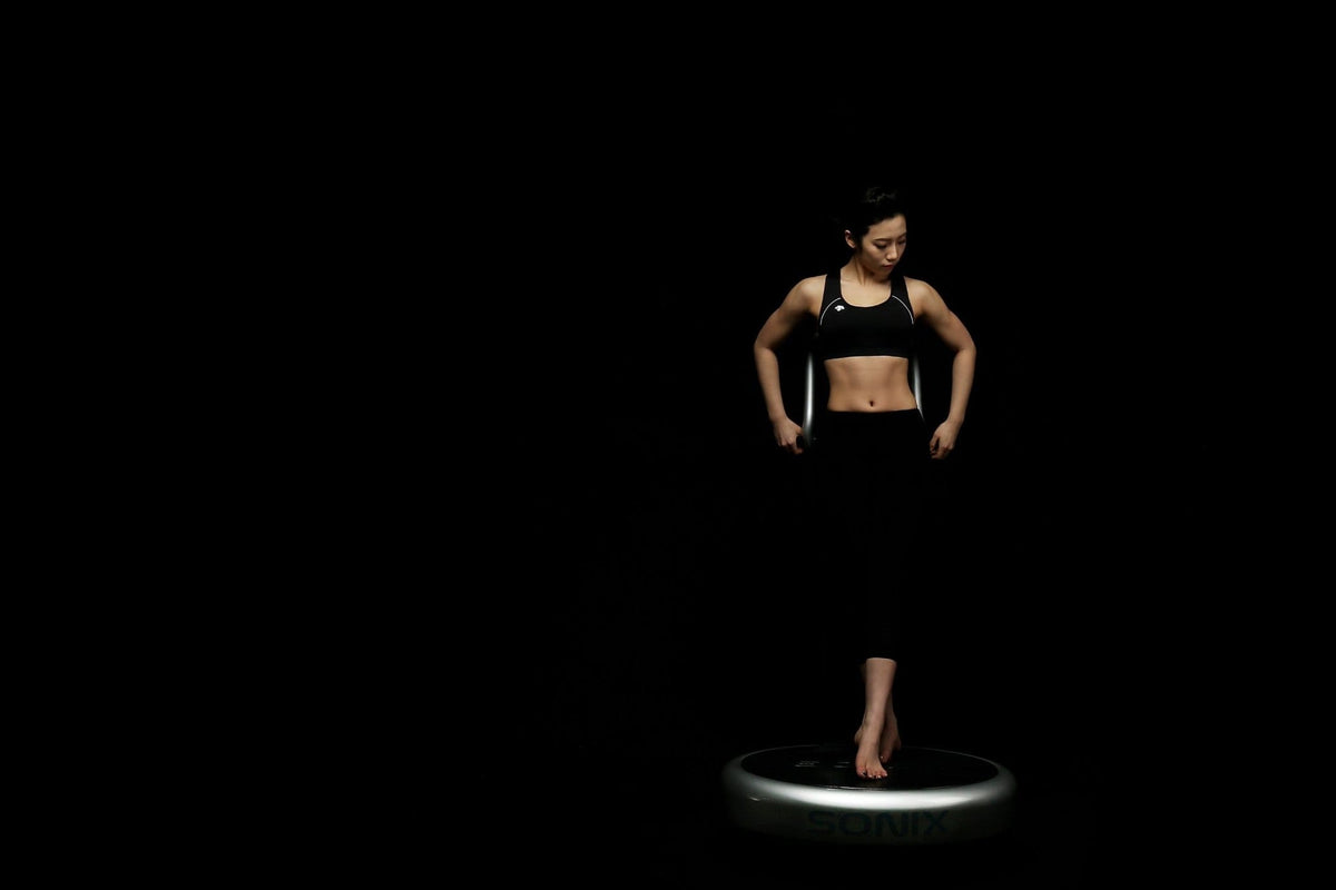 VibraSonic SonicWave Standing Vibration Platform - Stimulation avancée de tout le corps - Uno Vita AS