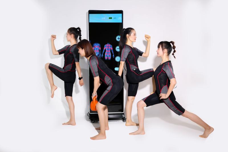 EMS de Uno Vita - traje de entrenamiento (versión masculina) - Uno Vita AS