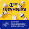Kapseln von Enzymedica Digest Gold® mit ATPro® auf gelbem Hintergrund, mit offener Flasche und sichtbaren Kapseln.