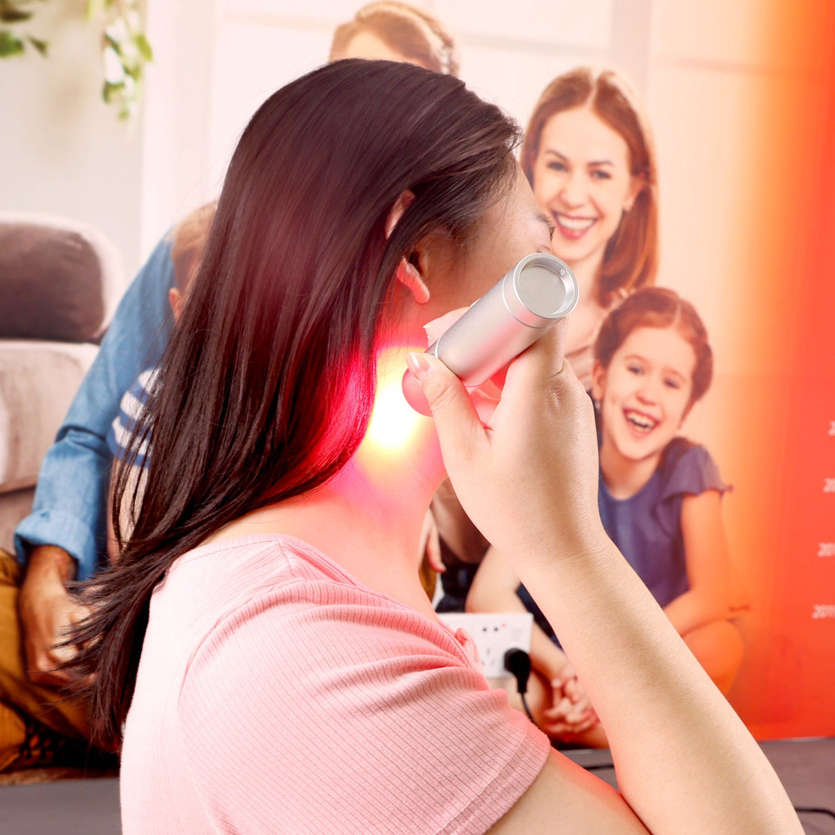 Uno Vita's Light Therapy Handheld Flashlight Torch (5 wavelengths) - Uno Vita AS